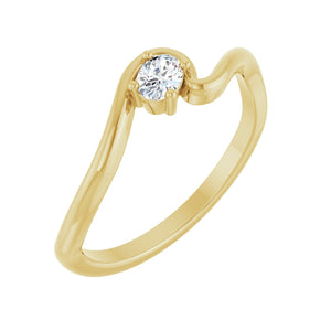Solitaire Freeform Ring · 0.17 ct — 14K Yellow Gold